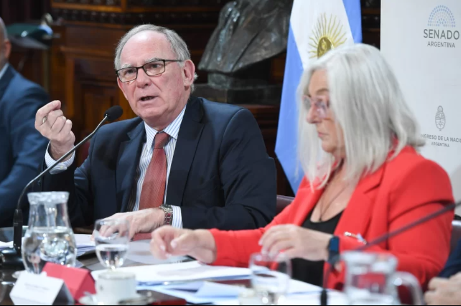 Ley de Glaciares: el Gobierno defiende la reforma en el Senado y busca ...