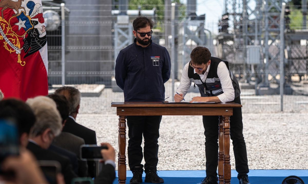 Chile promulga Ley de Transición Energética para liderar la ...
