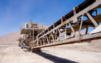 Lomas Bayas avanza en minería 4.0: renueva 44 PLC para una operación más confiable y predictiva