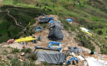 Más de 230 toneladas de insumos para minería ilegal fueron incautadas en Perú