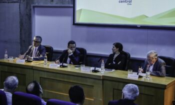 Ministro Marcel alerta sobre riesgos para la economía verde chilena por tensiones comerciales globales