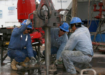 Vaca Muerta crece, pero la inflación en dólares preocupa a las petroleras