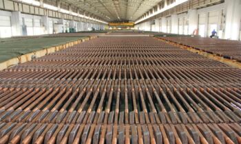 Exportaciones mineras peruanas crecen un 11,6% en agosto impulsadas por cobre y oro