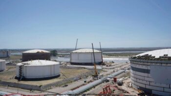 Oiltanking planea ampliar un 50 % su terminal en Puerto Rosales