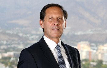 Antofagasta Minerals advierte que duplicidad de permisos retrasa proyectos mineros en la región