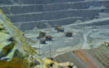 El zinc retrocede en Perú pese a un repunte mensual en febrero