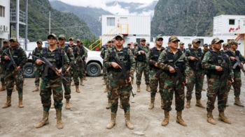 Gobierno peruano ejecuta apenas el 37% del presupuesto para combatir minería ilegal pese a ola de violencia